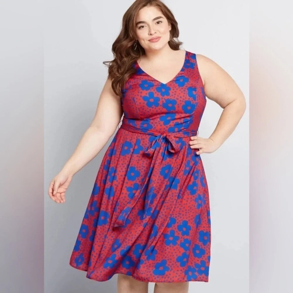 MODCLOTH TIMELESS MAGNETISM A-LINE DRESS💄 - Picture 5 of 13